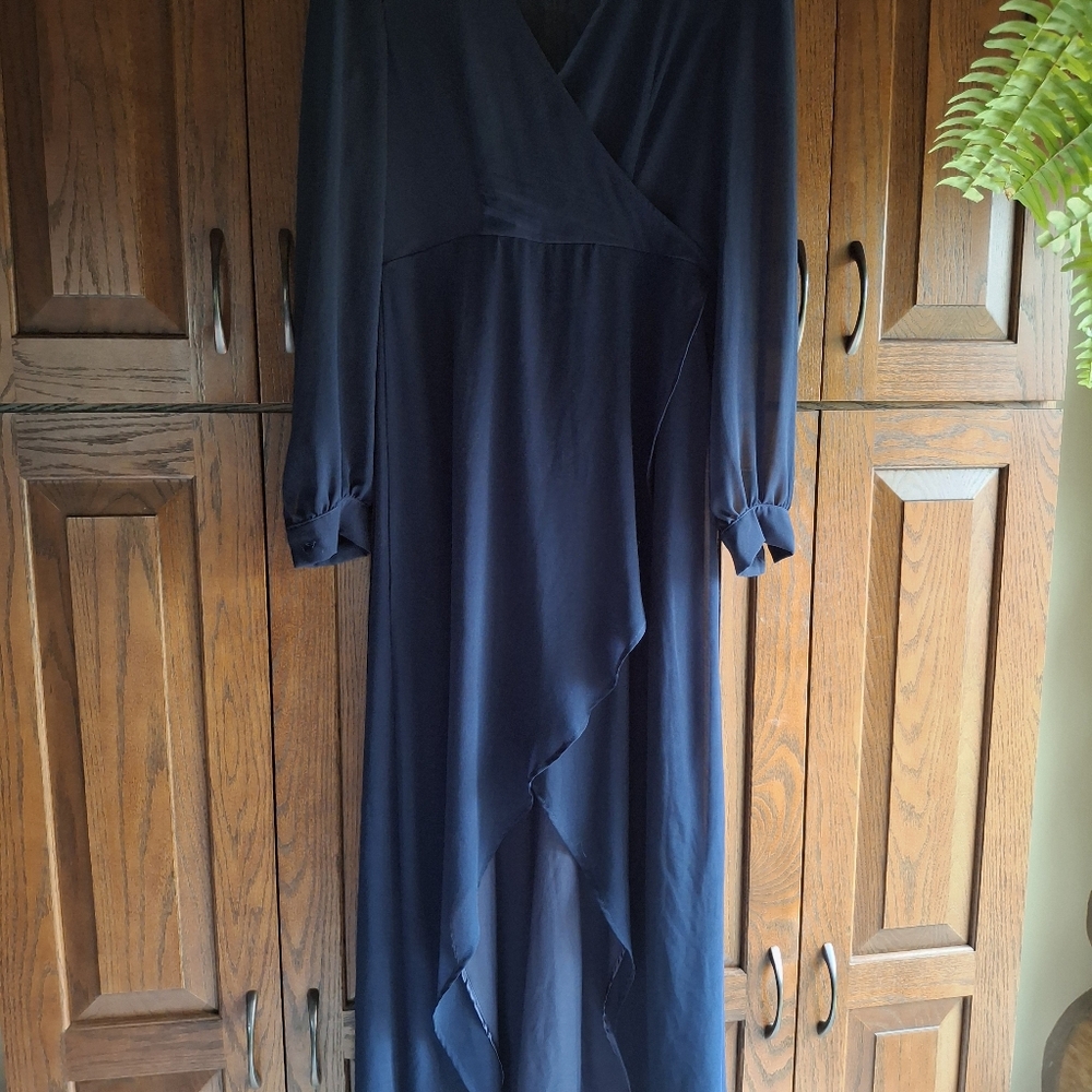 ๐Le Chateau Dress๐ - Picture 5 of 9
